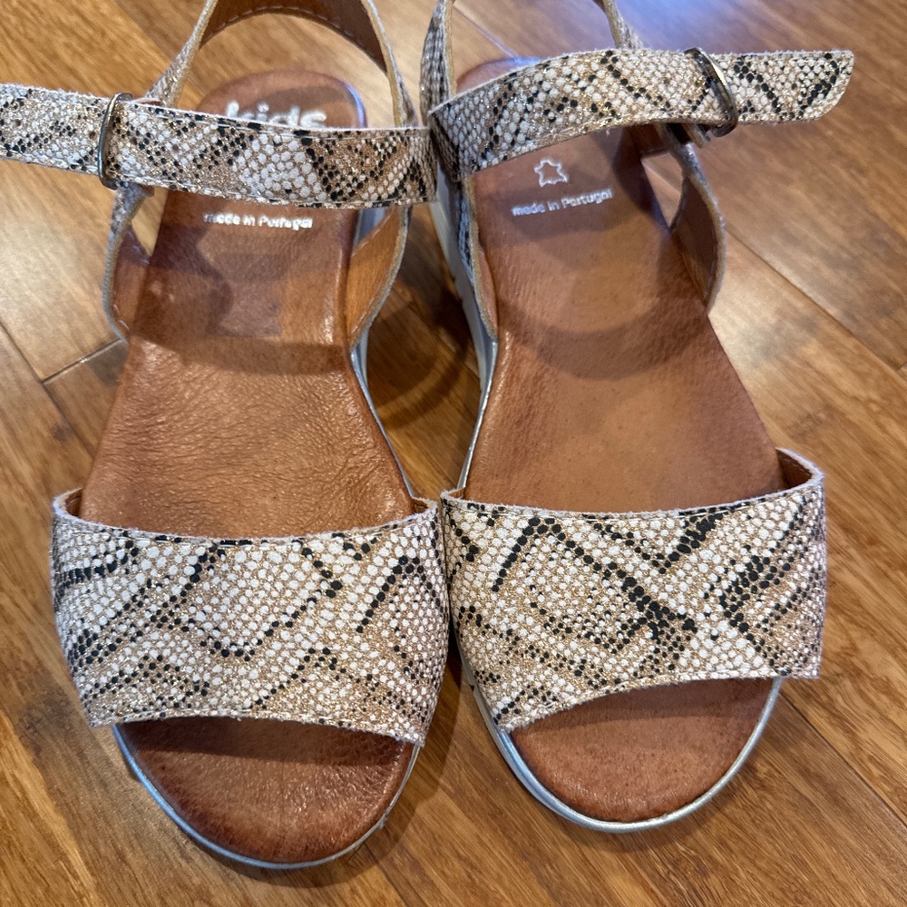 NWOT Kids Seaside Sandals made in Portugal
